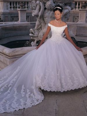 Dania im Brautkleid03.jpg